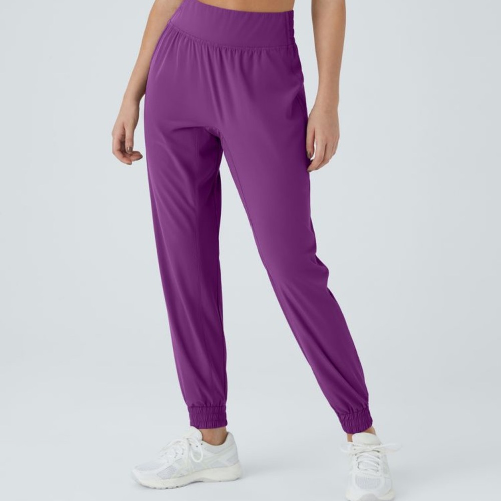 HALARA Vibrant Deep Orchid Joggers The jogger doesn’t have pockets she size MP